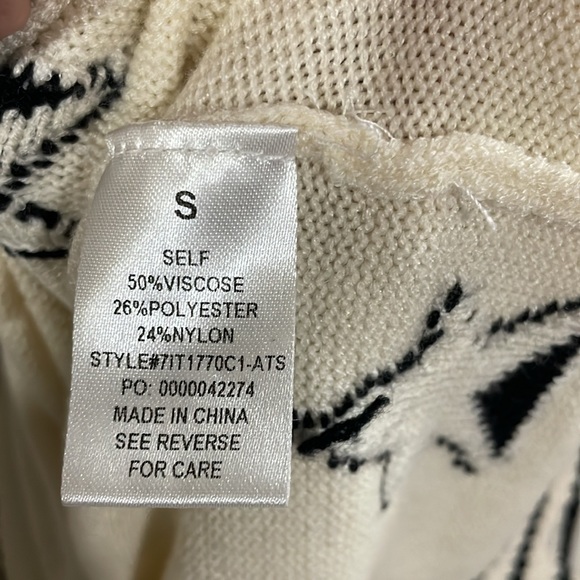 Altard State Sweater Small Stars Distressed - Picture 7 of 7